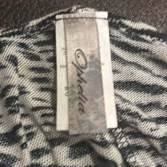 Francesca’s Collection black and white vintage y2K smocked zebra print top - Picture 6 of 7